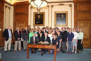 Governor Pence signs anti-Common Core bill into law